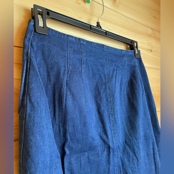 Solid denim pencil skirt - Picture 3 of 5